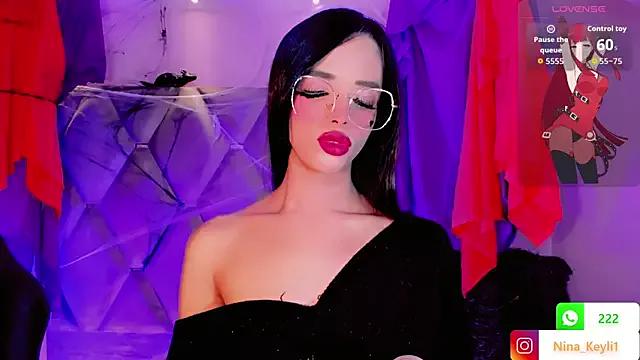 Try our girls live displays and explore the company of endless strippers, with beautiful physiques, vibrating toys and more.