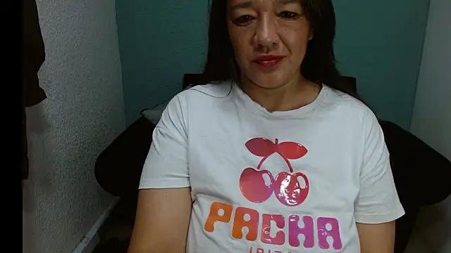 niniplayass from StripChat