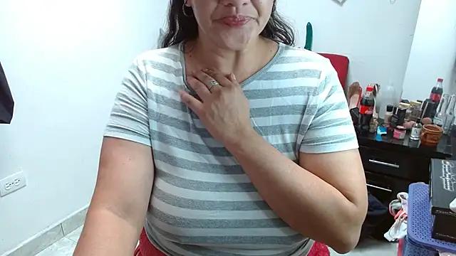 niniplayass from StripChat