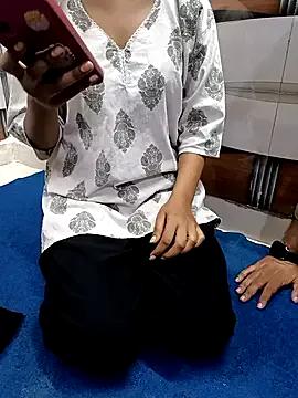 Nishu_couple99 from StripChat is Freechat