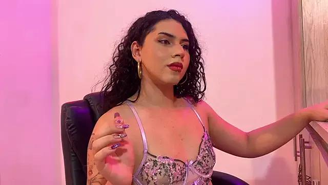 Try our girls live displays and explore the company of endless strippers, with beautiful physiques, vibrating toys and more.