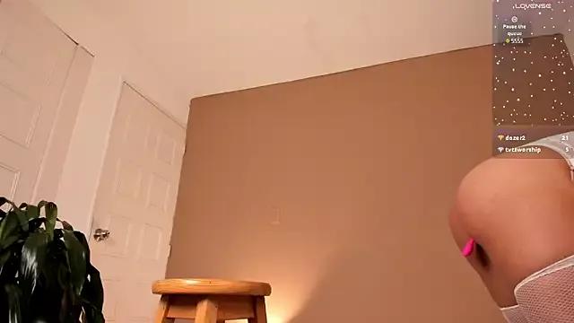Noahreed_ from StripChat is Freechat
