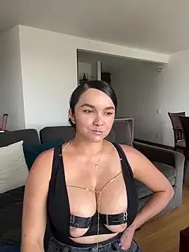 Try our girls live displays and explore the company of endless strippers, with beautiful physiques, vibrating toys and more.