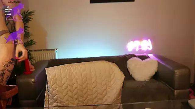 NovaHollisx from StripChat is Freechat
