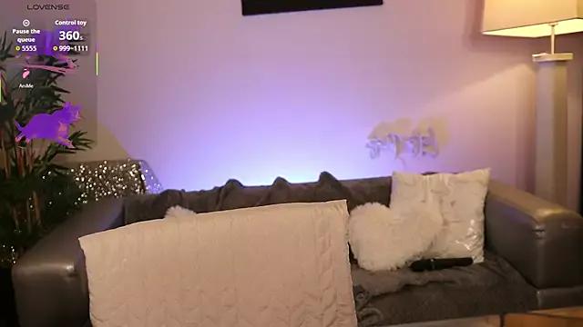 NovaHollisx from StripChat is Freechat