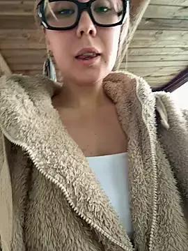 oh_lovelyeva from StripChat is Freechat