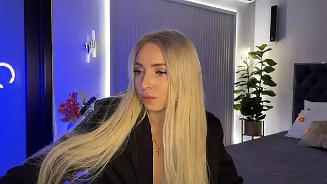 Try our girls live displays and explore the company of endless strippers, with beautiful physiques, vibrating toys and more.