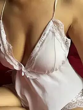 Try our girls live displays and explore the company of endless strippers, with beautiful physiques, vibrating toys and more.