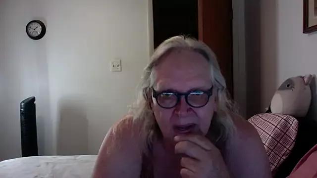 OldLadySara from StripChat is Freechat
