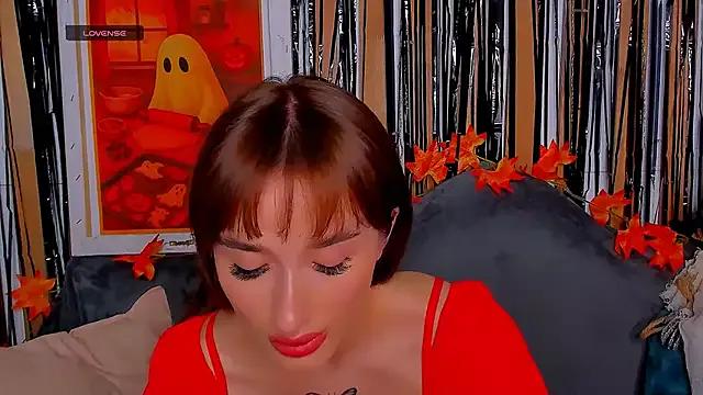 Olivia_Grantt from StripChat is Freechat