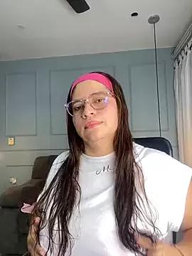 Try our girls live displays and explore the company of endless strippers, with beautiful physiques, vibrating toys and more.