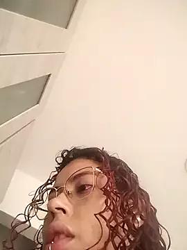 Try our girls live displays and explore the company of endless strippers, with beautiful physiques, vibrating toys and more.