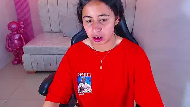 Try our girls live displays and explore the company of endless strippers, with beautiful physiques, vibrating toys and more.