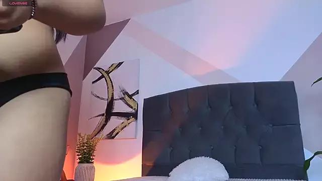 Try our girls live displays and explore the company of endless strippers, with beautiful physiques, vibrating toys and more.