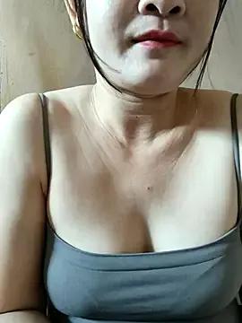 Try our girls live displays and explore the company of endless strippers, with beautiful physiques, vibrating toys and more.