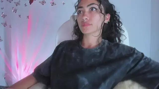paula_brunette from StripChat is Freechat