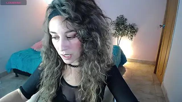 Paula_Paz from StripChat is Freechat