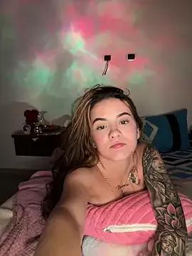 Try our girls live displays and explore the company of endless strippers, with beautiful physiques, vibrating toys and more.