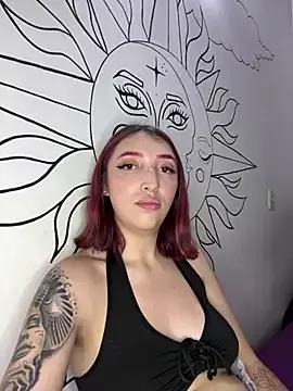Photos of Paulina_Wells from StripChat is Freechat