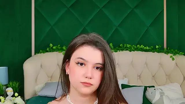 Pauline_Heaven from StripChat is Freechat