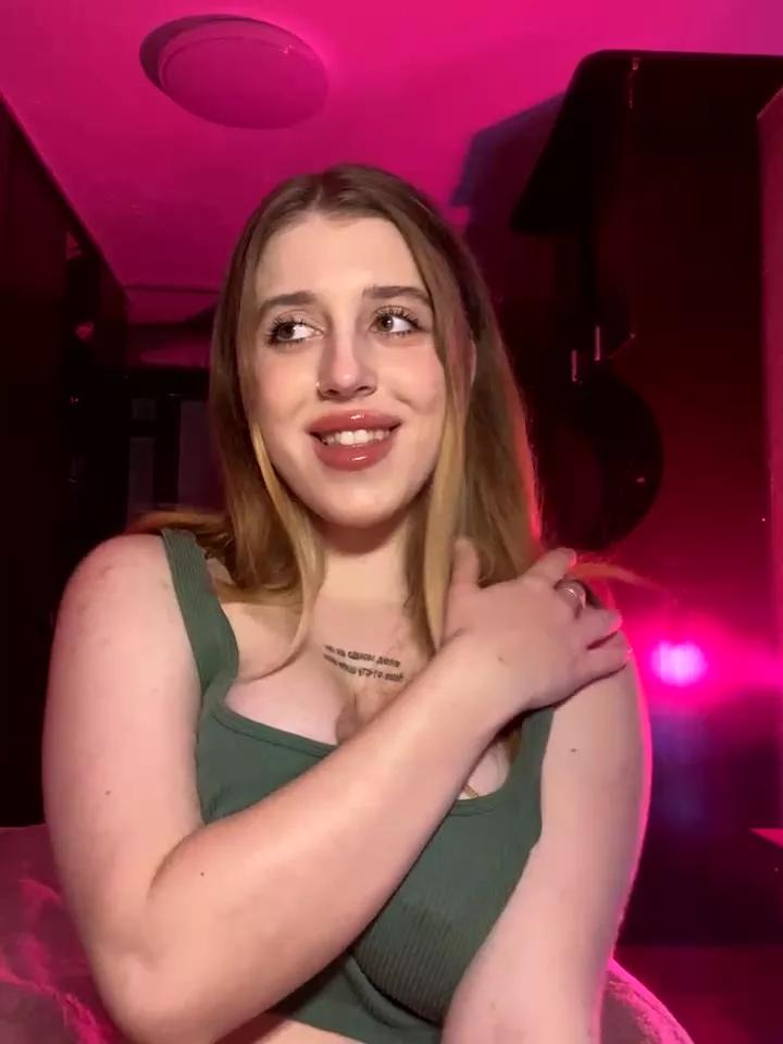 PenelopaRawrr from StripChat