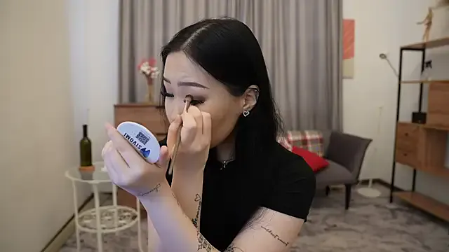 PeonyyKittyy — How long  and soft my neck?