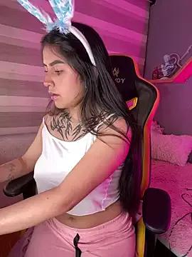 PerlaCam_ from StripChat is Freechat