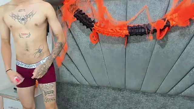 PetitesLovers_OS from StripChat is Freechat