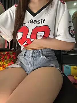 Try our girls live displays and explore the company of endless strippers, with beautiful physiques, vibrating toys and more.