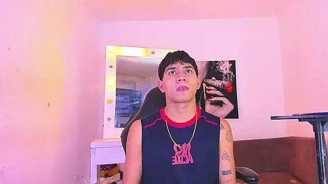 Play_boys_Hot from StripChat is Freechat