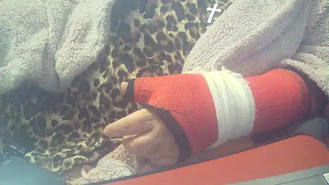 Playful_MILF_Demi from StripChat is Freechat