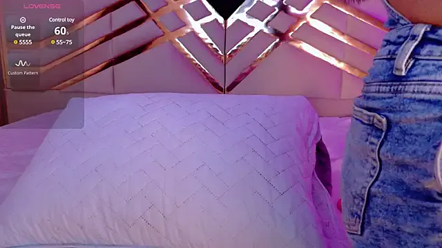 Avatar of playfulcurvy