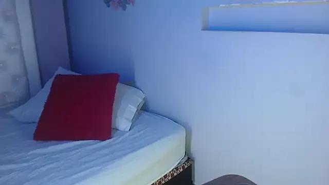 pocahontamoon from StripChat is Freechat