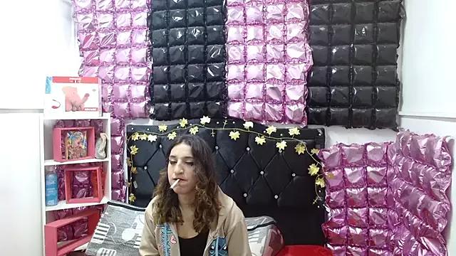 Try our girls live displays and explore the company of endless strippers, with beautiful physiques, vibrating toys and more.