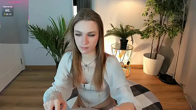 PollyMayer — flash pussy in doggy