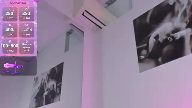 Try our girls live displays and explore the company of endless strippers, with beautiful physiques, vibrating toys and more.