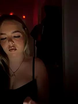 PrettyLittleMimi-xo from StripChat is Freechat