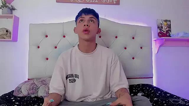 Princeapolo_anki from StripChat is Freechat