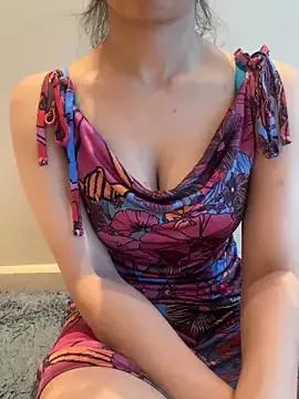 Try our girls live displays and explore the company of endless strippers, with beautiful physiques, vibrating toys and more.