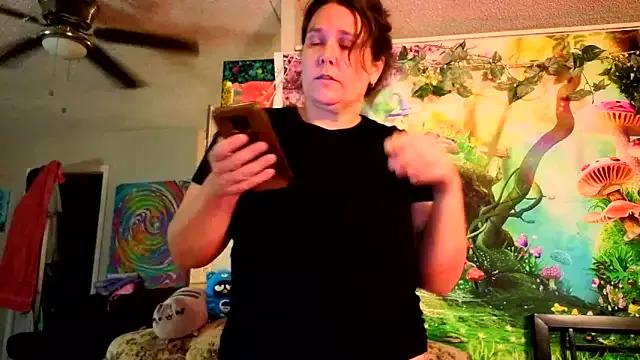 Try our girls live displays and explore the company of endless strippers, with beautiful physiques, vibrating toys and more.