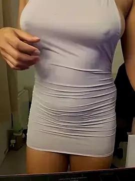 Try our girls live displays and explore the company of endless strippers, with beautiful physiques, vibrating toys and more.