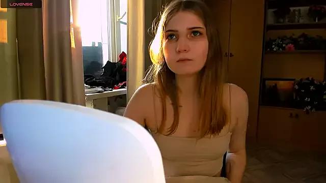princessaalicc from StripChat is Freechat