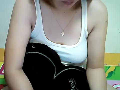 PrincessYna from StripChat is Freechat