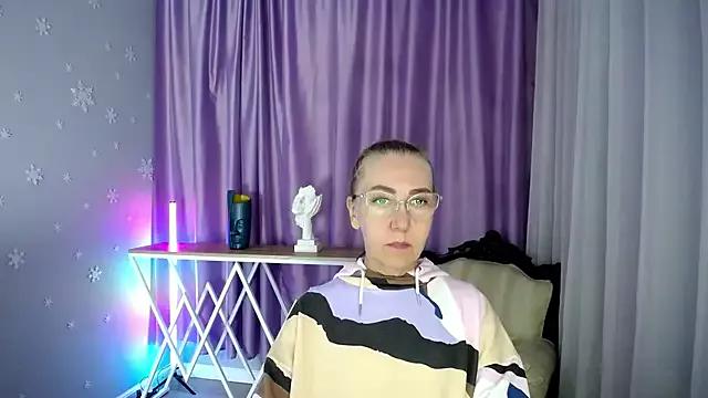 Try our girls live displays and explore the company of endless strippers, with beautiful physiques, vibrating toys and more.