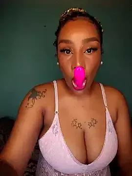 Queen_Amara from StripChat is Freechat