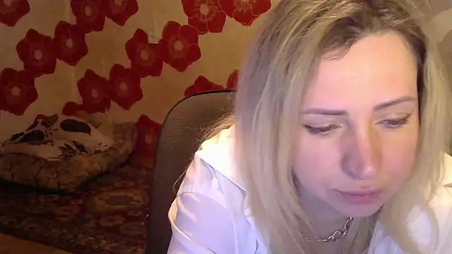 Queen_Daenerys from StripChat