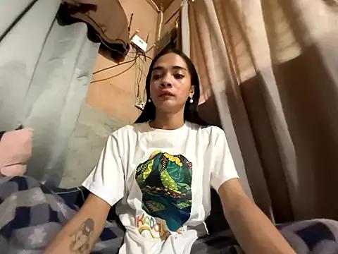 Try our girls live displays and explore the company of endless strippers, with beautiful physiques, vibrating toys and more.