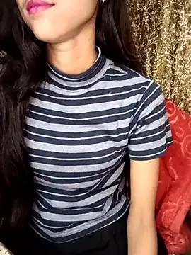 Queen_Pooja7 from StripChat is Freechat