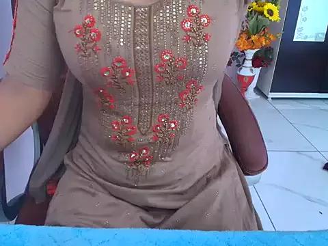 QUEEN_SUKU from StripChat is Freechat