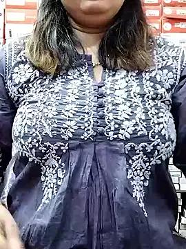 QueenHaryanaa from StripChat is Freechat